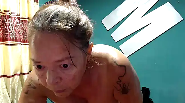 Snapshot of marinadenoche chatting on January 9, 2025, 2:40 pm marinadenoche online show from January 9, 2025, 2:40 pm