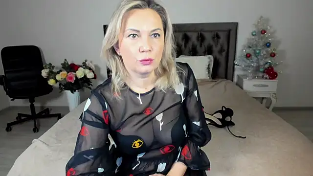 MarciaColins online show from December 20, 2024, 10:00 pm