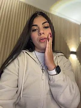 Sarasanders 4 online show from January 11, 2026, 4:06 am