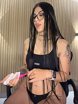 Sarasanders 4 online show from February 25, 2026, 3:38 am