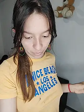 Snapshot of Isaandysex2428 chatting on December 15, 2025, 2:43 pm Isaandysex2428 online show from December 15, 2025, 2:43 pm