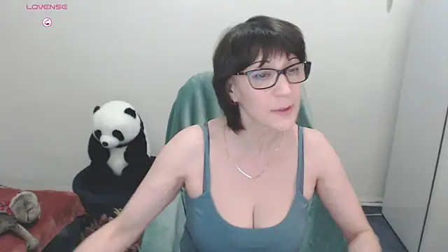 Ammillia online show from December 2, 2024, 12:52 am