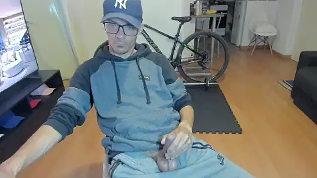 guachin hunk online show from September 13, 2025, 5:40 am