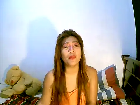 Snapshot of sweetvirginia01 chatting on February 13, 2025, 12:35 am sweetvirginia01 online show from February 13, 2025, 12:35 am