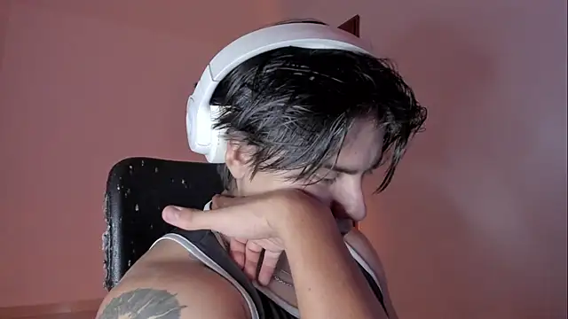 Snapshot of Giordano_Russo chatting on November 17, 2025, 10:26 pm Giordano Russo online show from November 17, 2025, 10:26 pm