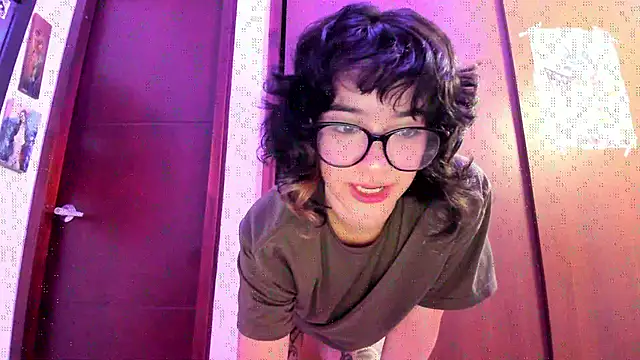  Lunnaa  online show from October 20, 2025, 2:56 am