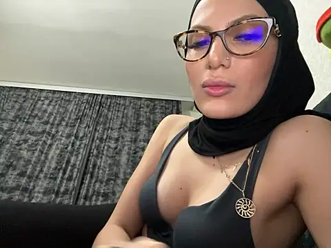 Snapshot of GumusGuray chatting on March 14, 2025, 12:54 am GumusGuray online show from March 14, 2025, 12:54 am