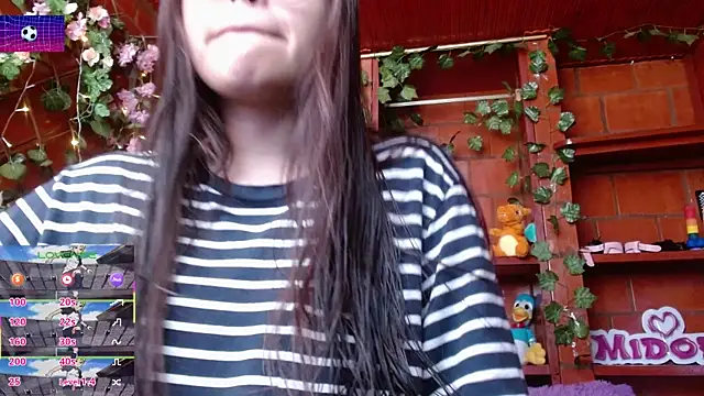 MidoriQuiinn online show from June 19, 2026, 4:22 pm