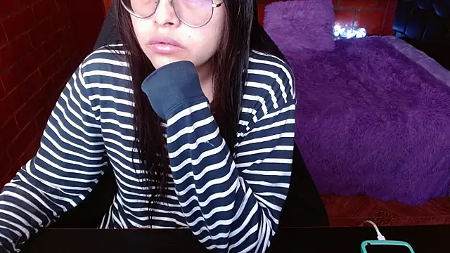 MidoriQuiinn online show from June 20, 2026, 4:21 pm