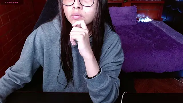 MidoriQuiinn online show from July 17, 2026, 4:34 pm