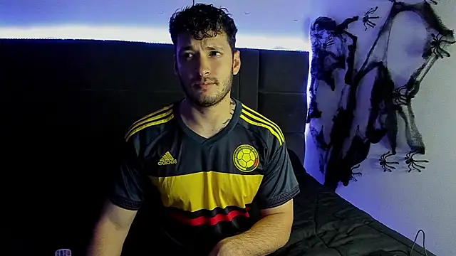 alejandro  2 online show from November 4, 2025, 10:42 pm