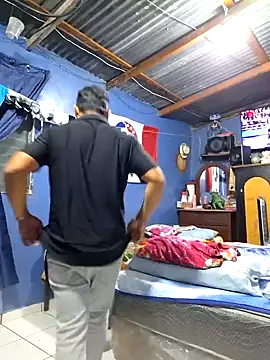 Snapshot of Eumanzor chatting on February 3, 2026, 1:59 am Eumanzor online show from February 3, 2026, 1:59 am