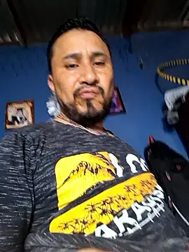 Snapshot of Eumanzor chatting on March 2, 2026, 7:54 pm Eumanzor online show from March 2, 2026, 7:54 pm