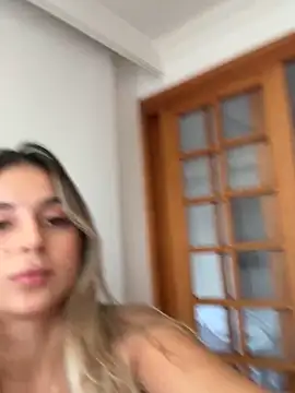 oriana zoeee online show from April 16, 2026, 10:45 pm