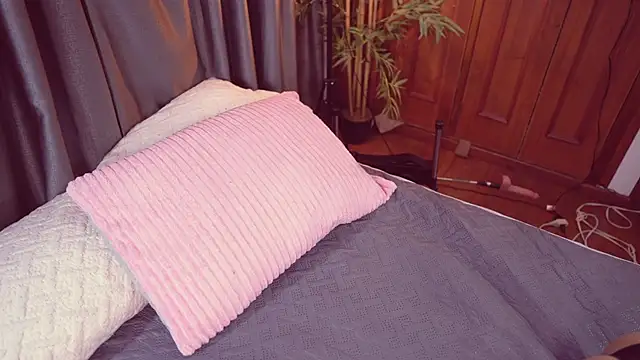 Snapshot of Lucy_fit chatting on September 22, 2025, 9:44 am Lucy fit online show from September 22, 2025, 9:44 am