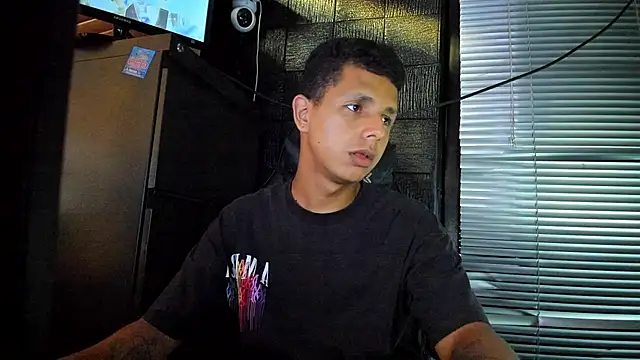 Snapshot of boy_bigcock24cm chatting on June 17, 2026, 10:00 pm boy bigcock24cm online show from June 17, 2026, 10:00 pm
