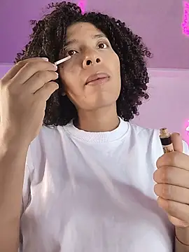 Snapshot of DannaBerry chatting on December 20, 2025, 2:46 pm DannaBerry online show from December 20, 2025, 2:46 pm