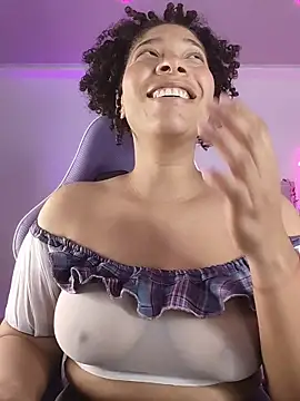 Snapshot of DannaBerry chatting on January 6, 2026, 2:21 pm DannaBerry online show from January 6, 2026, 2:21 pm