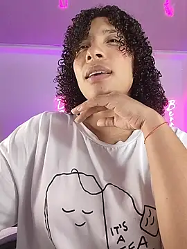 Snapshot of DannaBerry chatting on January 7, 2026, 2:08 pm DannaBerry online show from January 7, 2026, 2:08 pm