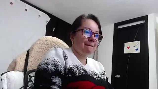 Sonialorens  online show from December 17, 2024, 11:49 am