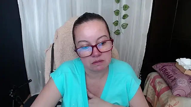 Sonialorens  online show from January 7, 2025, 8:52 pm