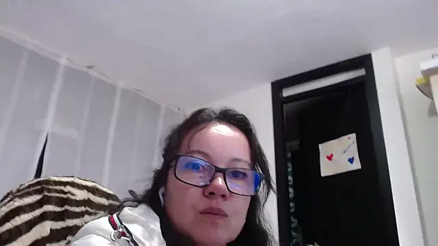Sonialorens  online show from February 1, 2025, 3:18 pm