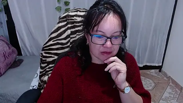 Sonialorens  online show from February 5, 2025, 12:06 pm