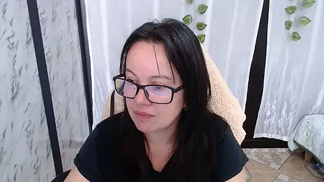 Sonialorens  online show from March 1, 2025, 4:33 pm