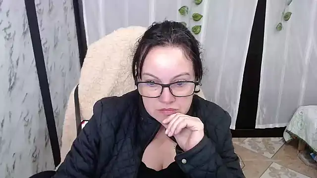Sonialorens  online show from March 13, 2025, 3:06 pm