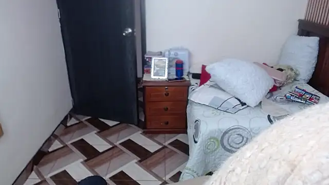 Sonialorens  online show from January 13, 2026, 3:17 pm