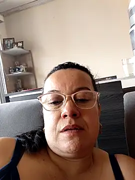 Snapshot of Sonialorens_ chatting on July 22, 2026, 4:32 pm Sonialorens online show from July 22, 2026, 4:32 pm