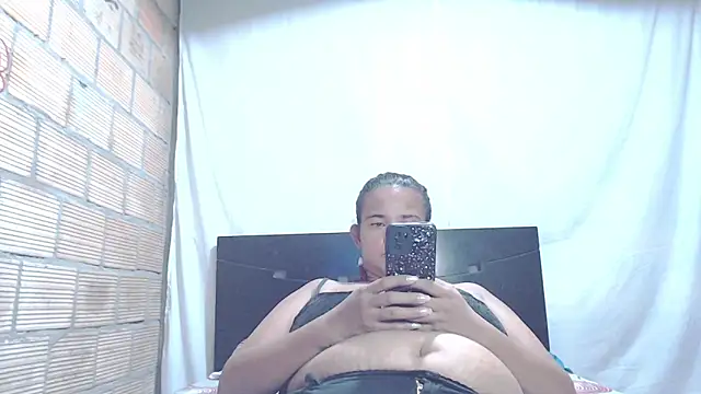 Snapshot of isabella_dirty69 chatting on March 19, 2025, 6:03 am isabella dirty69 online show from March 19, 2025, 6:03 am