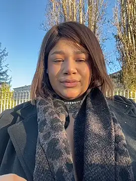 IamSashaLuv online show from November 22, 2025, 2:38 pm