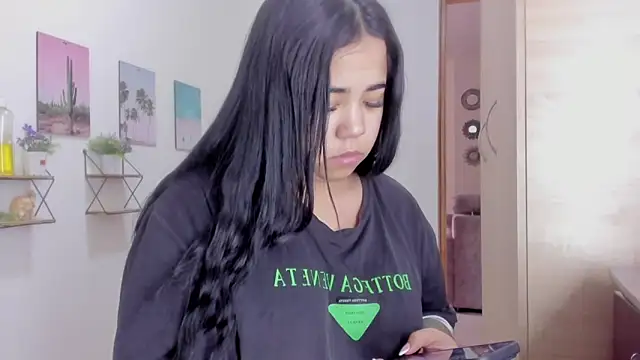 Emma lean online show from February 16, 2026, 5:09 pm