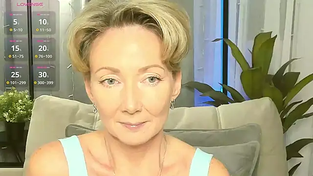 AkexandraFix online show from November 7, 2025, 1:00 pm