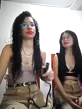 lorena allison  online show from December 1, 2024, 7:14 pm