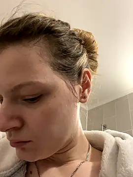 MaryHiggins online show from October 26, 2025, 8:31 am