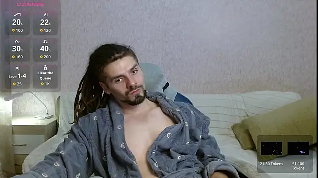 Aestheticguy101 online show from October 16, 2025, 4:52 pm