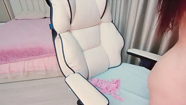 Girl  Funny online show from December 26, 2024, 5:08 pm