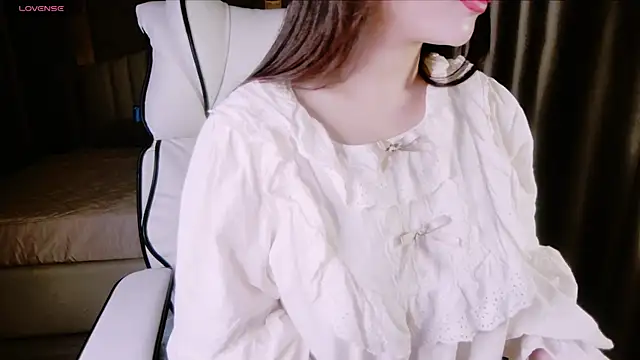 Girl  Funny online show from March 3, 2025, 6:12 pm