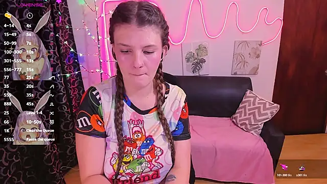 MillySandlerr online show from December 21, 2025, 1:51 pm