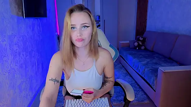 Snapshot of litlle_pie chatting on October 31, 2025, 8:32 pm litlle pie online show from October 31, 2025, 8:32 pm