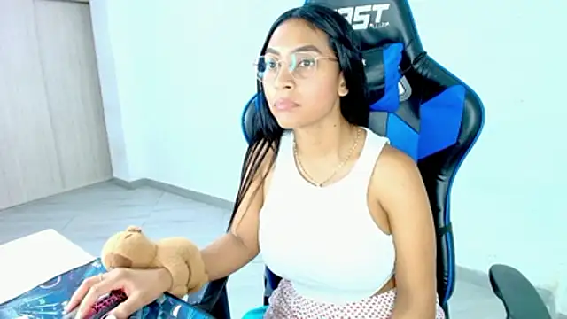 sophiax-x online show from February 25, 2026, 3:05 am