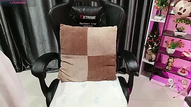 Yuki-yio online show from February 11, 2026, 1:21 am