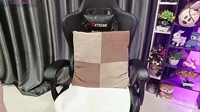 Yuki-yio online show from March 27, 2026, 1:11 am