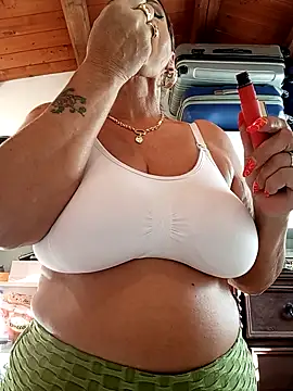 CRHYSTEL online show from October 14, 2025, 6:47 am