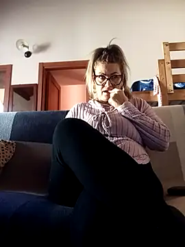 CRHYSTEL online show from October 24, 2025, 11:06 am