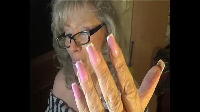 RoyalTits online show from April 10, 2026, 1:27 pm