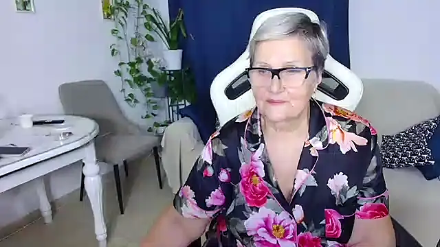 Selenna57 online show from February 10, 2026, 7:18 pm