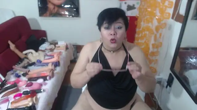 Snapshot of angelitolove727 chatting on November 16, 2025, 2:17 am angelitolove727 online show from November 16, 2025, 2:17 am